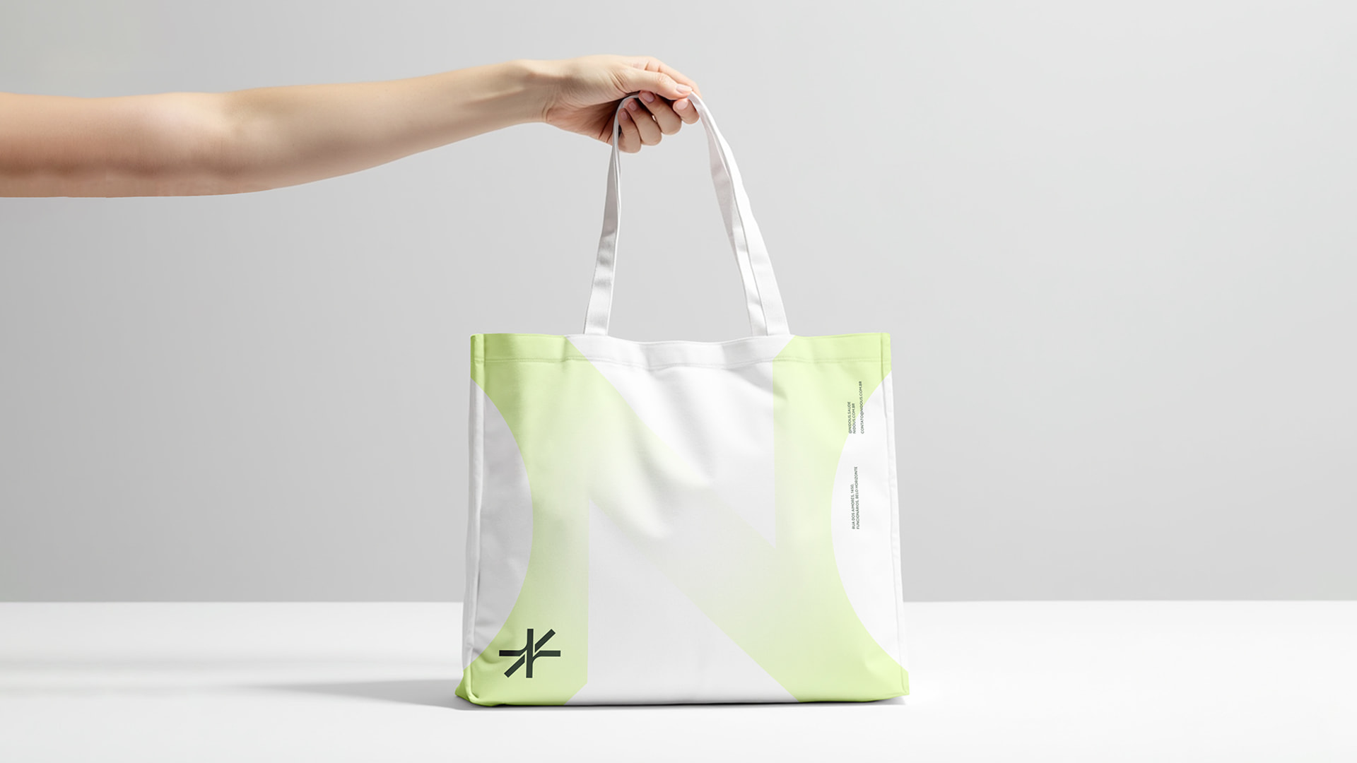 Bolsa com a identidade da Nidous